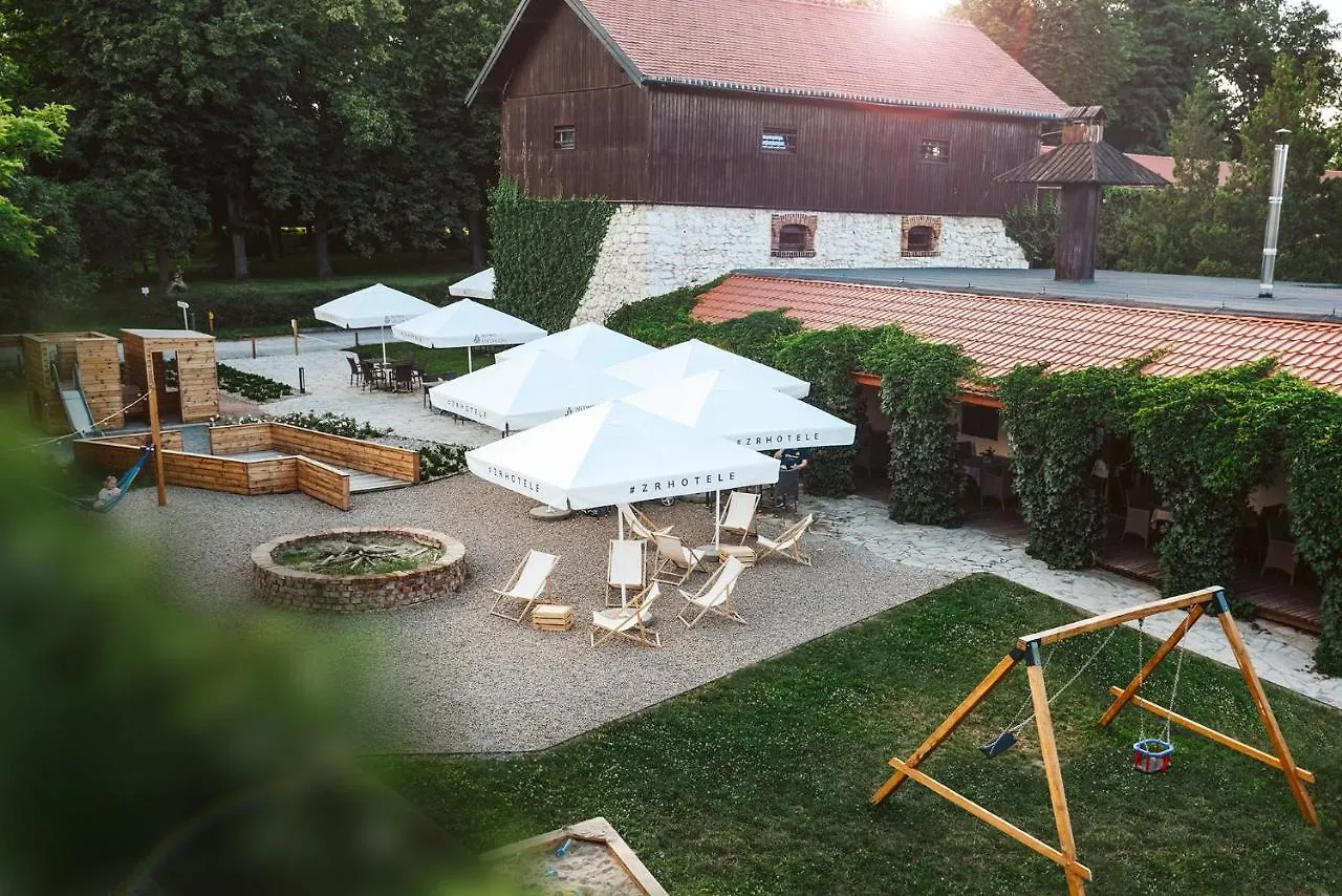 Dwor W Tomaszowicach Hotel Modlnica